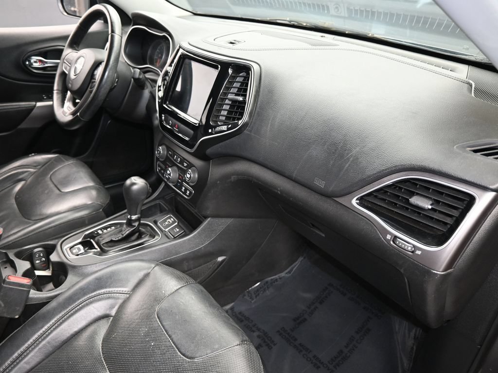 Used 2019 Jeep Cherokee Limited FWD image 41