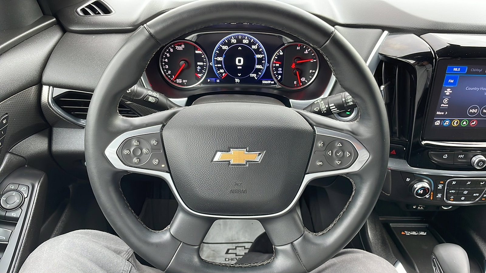 Used 2023 Chevrolet Traverse Premier image 9