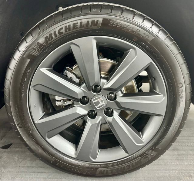 Used 2025 Honda Pilot Sport image 10