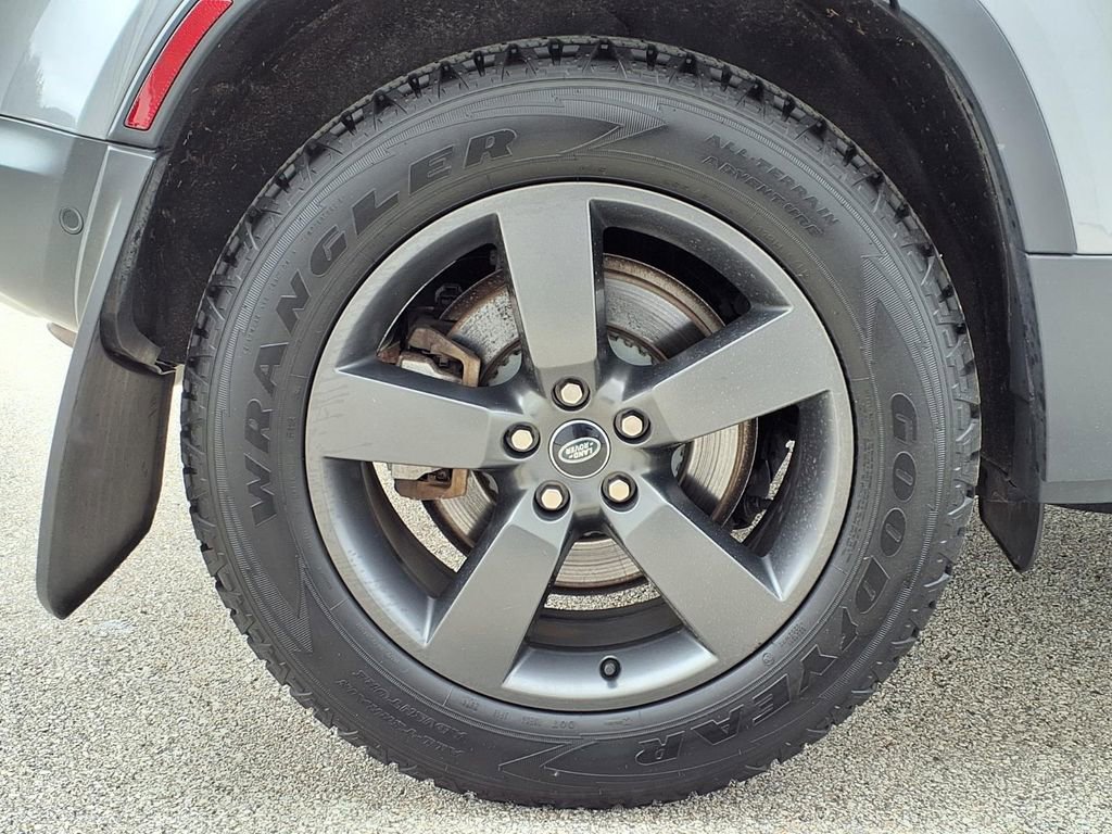 Used 2022 Land Rover Defender 110 SE image 6