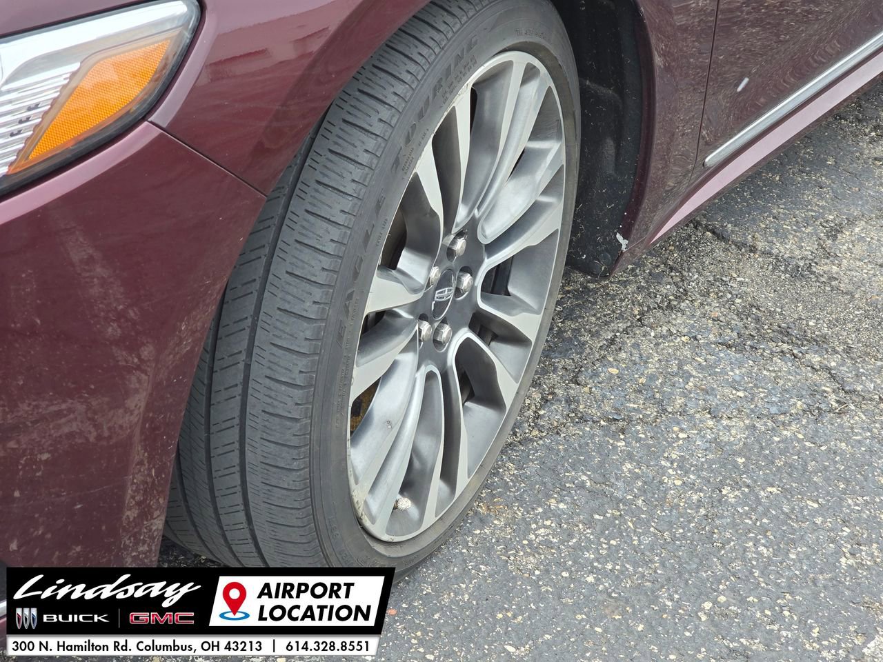 Used 2017 Lincoln Continental Select image 6