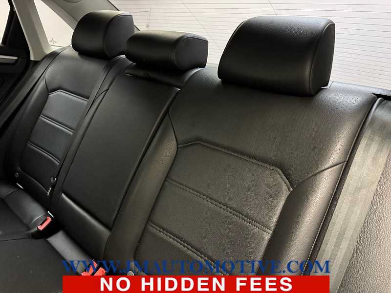 Used 2017 Volkswagen Passat 1.8T R-Line FWD image 15