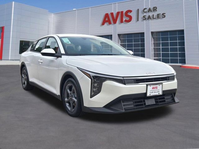 Used 2025 Kia K4 FWD image 3