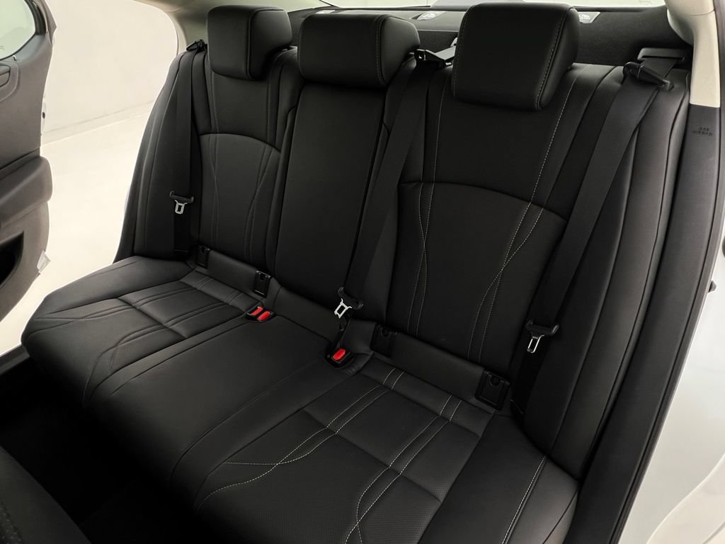 Used 2025 Lexus ES 300h w/ Luxury Package FWD image 15