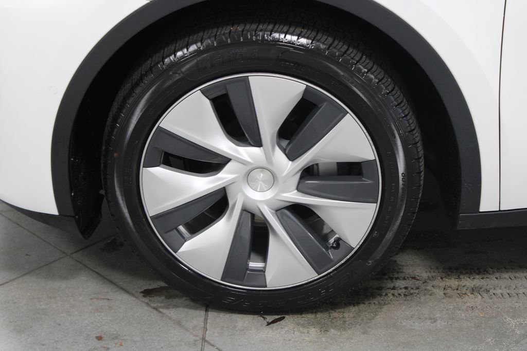 Used 2021 Tesla Model Y Long Range image 18