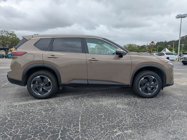 Used 2025 Nissan Rogue SV image 4