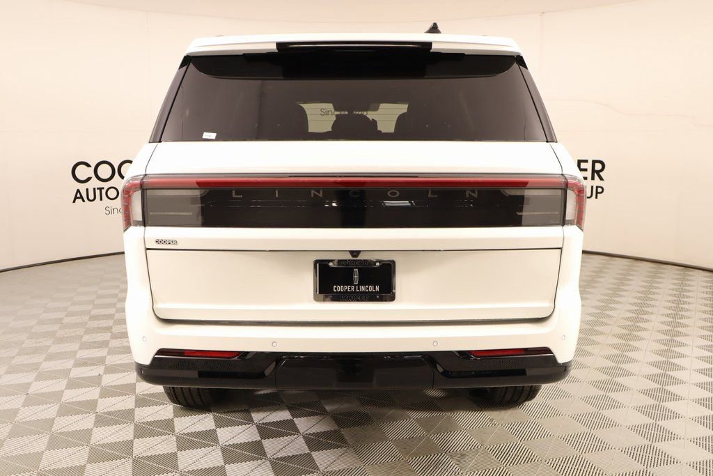New 2025 Lincoln Navigator Reserve w/ Jet Appearance Package image 23