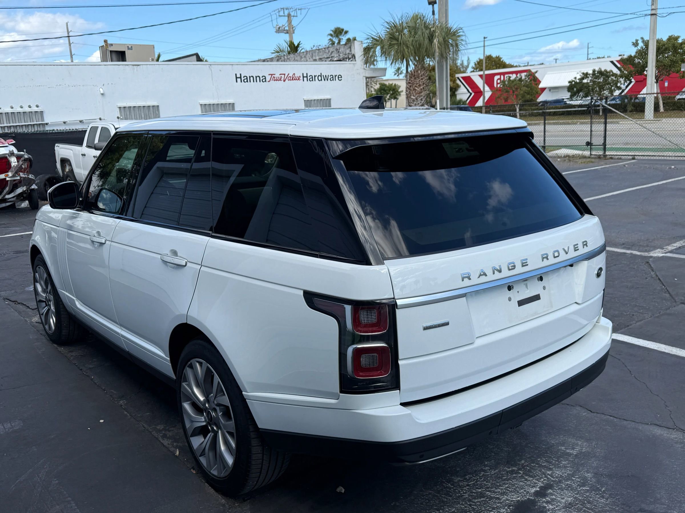 Used 2018 Land Rover Range Rover Autobiography image 8