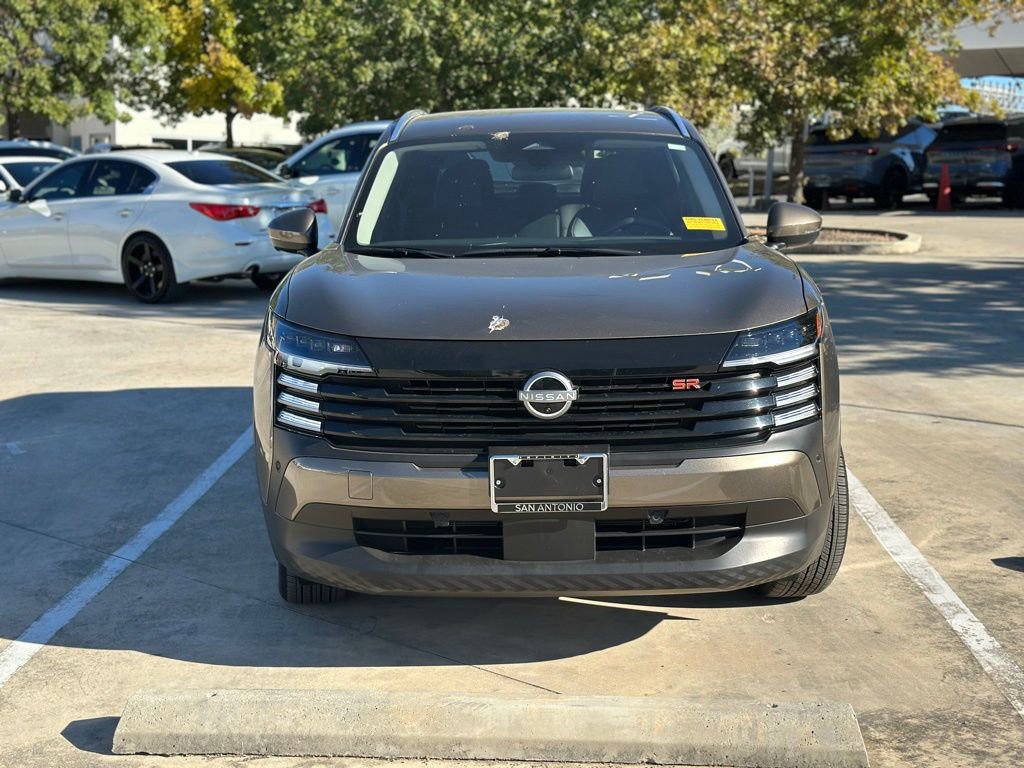 Used 2025 Nissan Kicks SR video 2