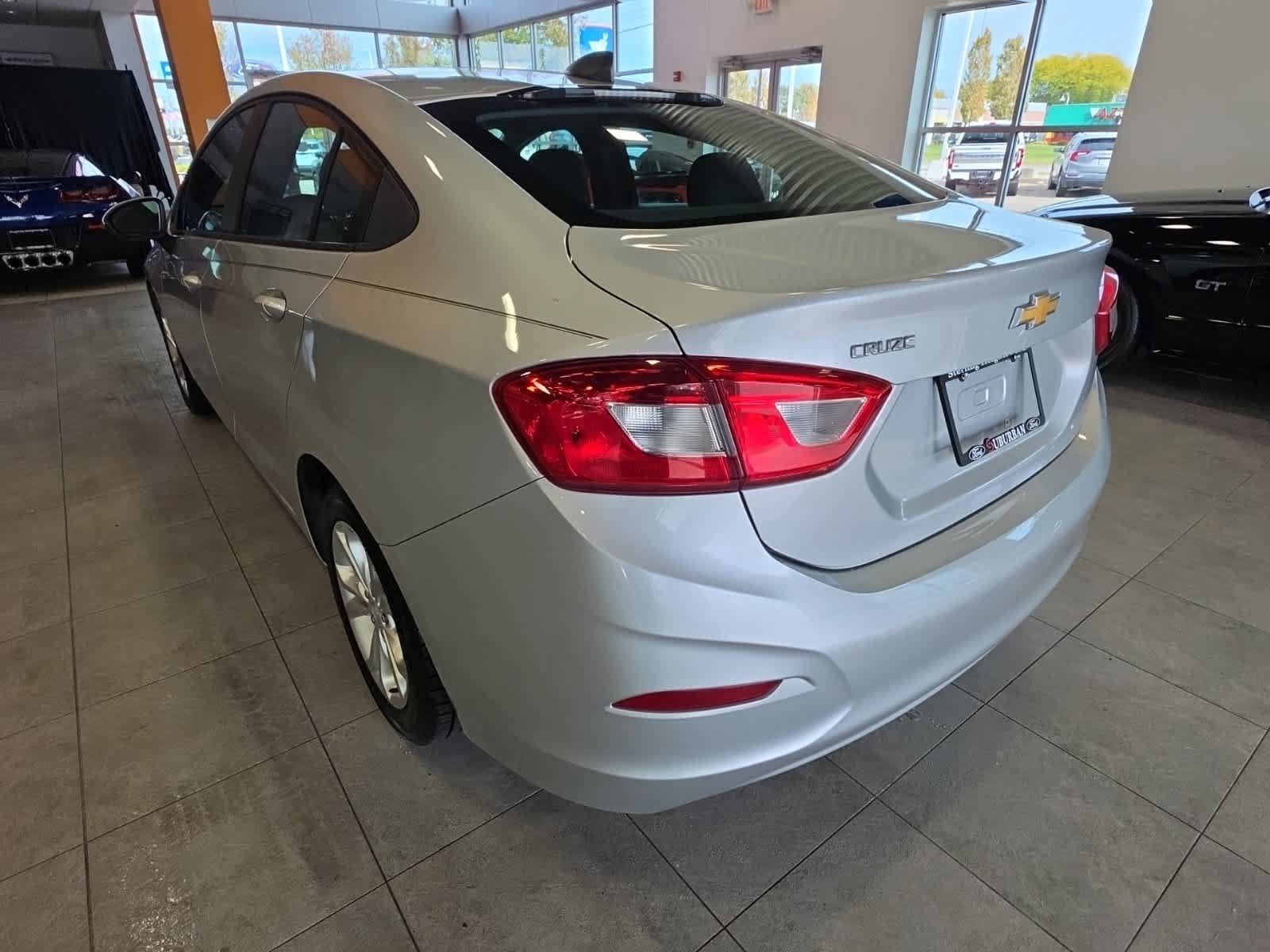 Used 2019 Chevrolet Cruze LS w/ LS Convenience Package FWD image 13