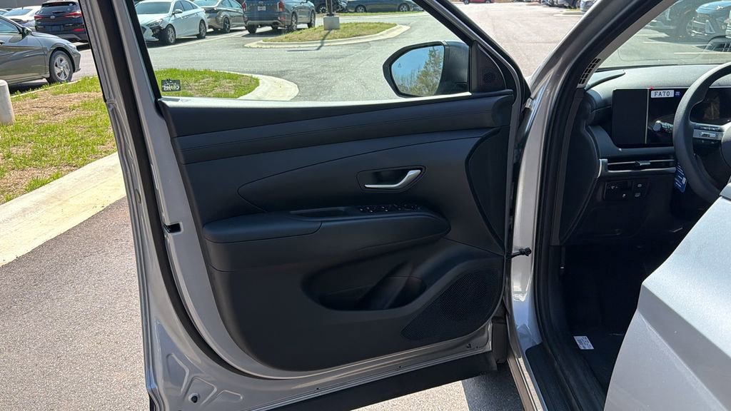 New 2026 Hyundai Tucson Blue SE image 10