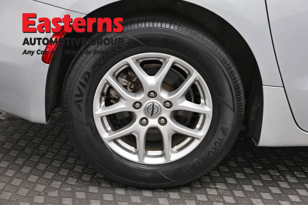 Used 2023 Chrysler Voyager LX FWD image 31