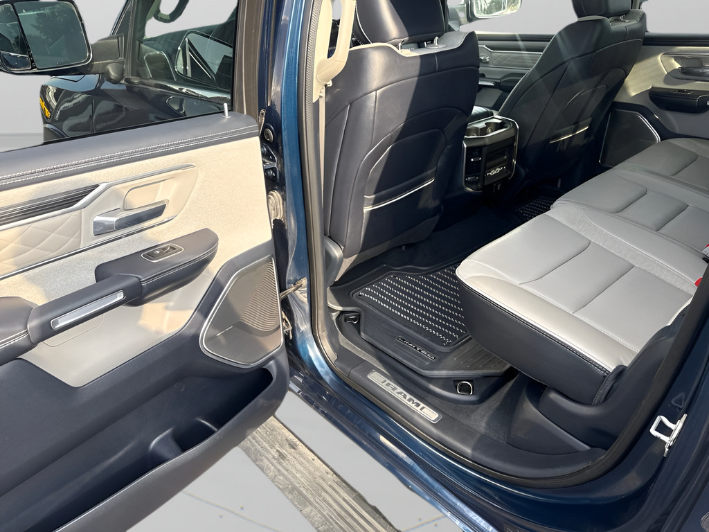 Used 2023 RAM 1500 Limited AWD/4WD image 9