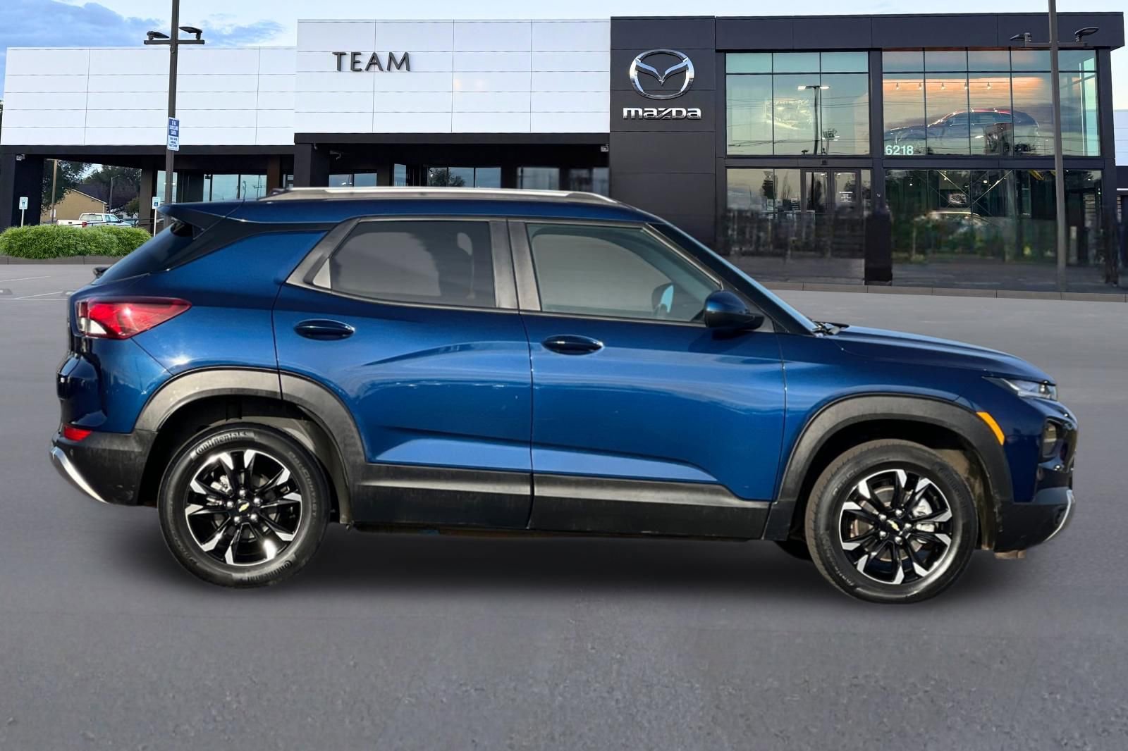 Used 2023 Chevrolet TrailBlazer LT w/ Convenience Package image 3