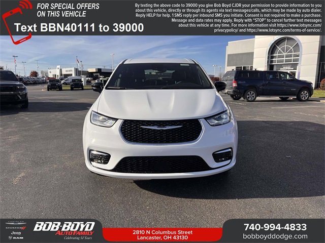 New 2026 Chrysler Pacifica Select image 4