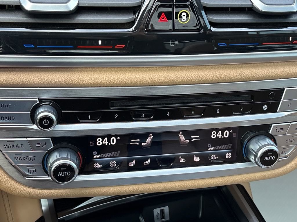 Used 2016 BMW 750i xDrive image 18