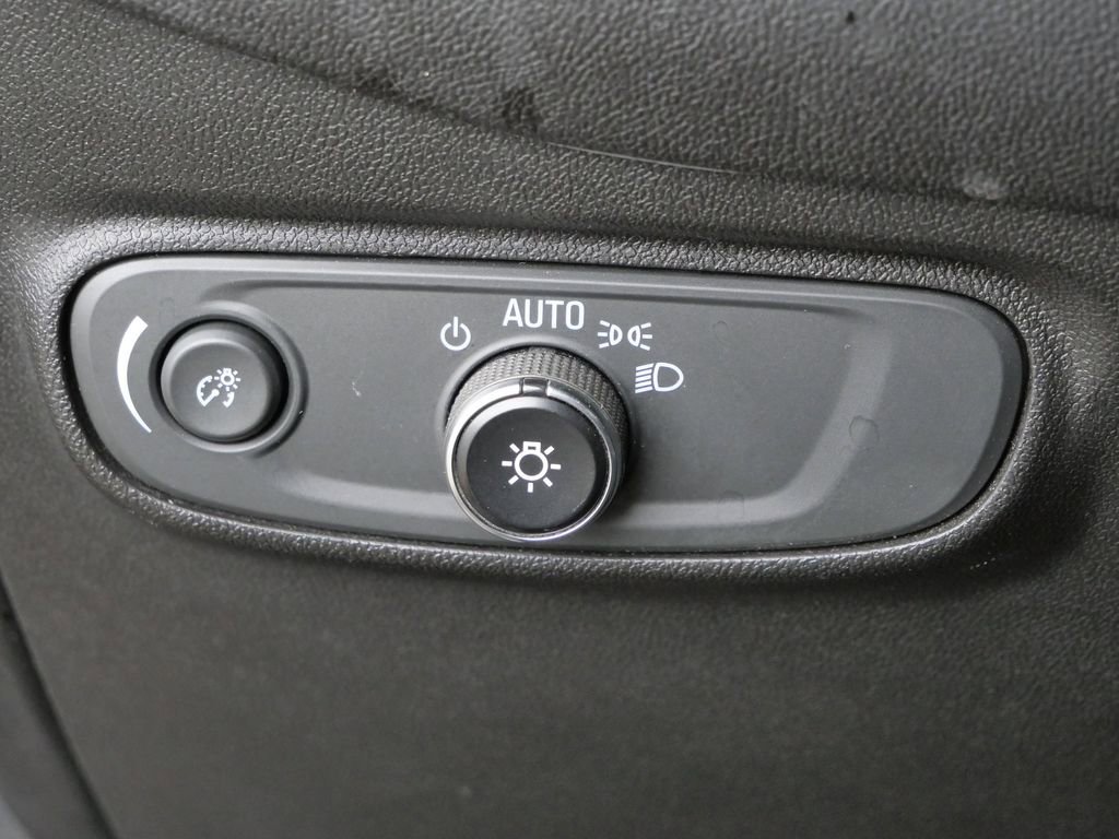 Used 2020 Chevrolet Equinox LT image 19