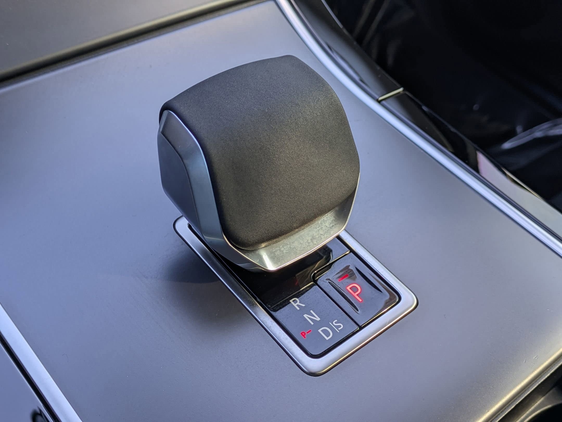 Certified 2025 Land Rover Range Rover Evoque Dynamic SE image 16
