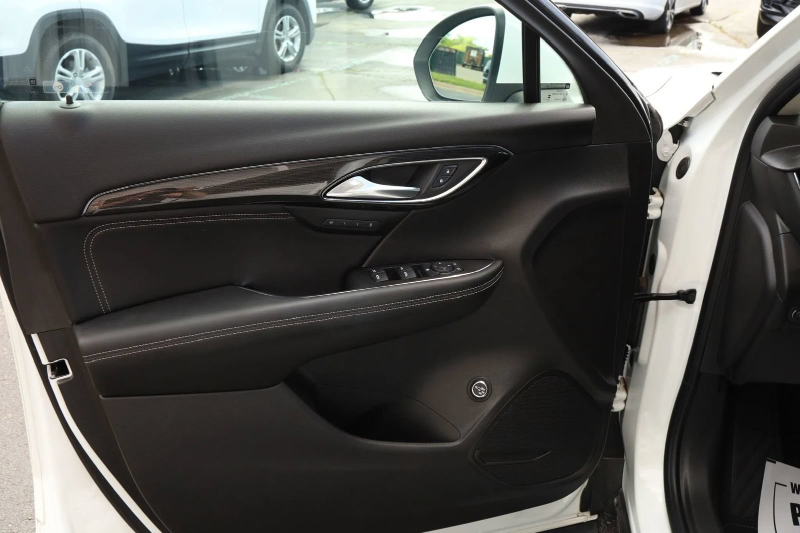 Used 2023 Buick Envision Essence AWD/4WD image 9