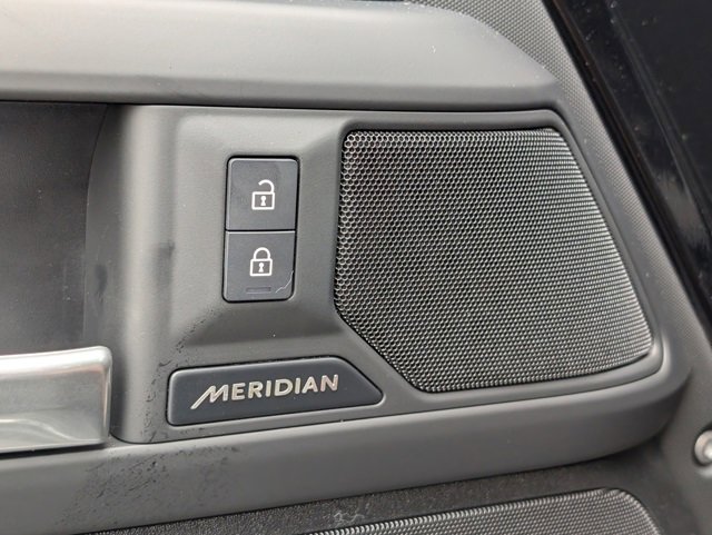 New 2025 Land Rover Defender 110 S image 26