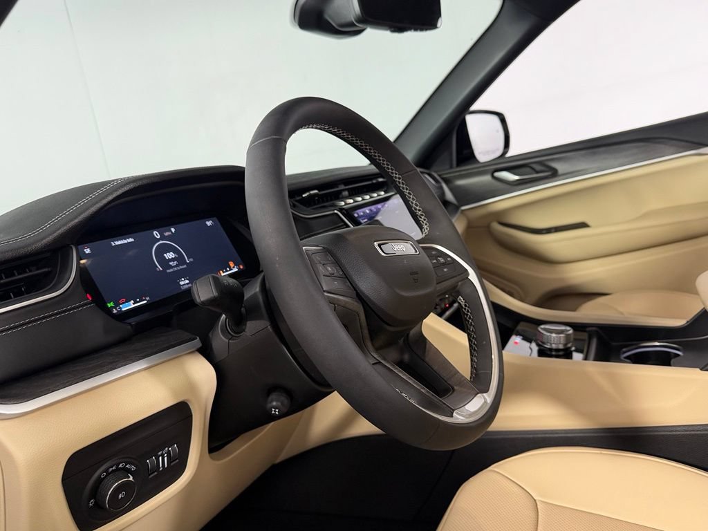 Certified 2025 Jeep Grand Cherokee L Limited w/ Luxury Tech Group II RWD image 21