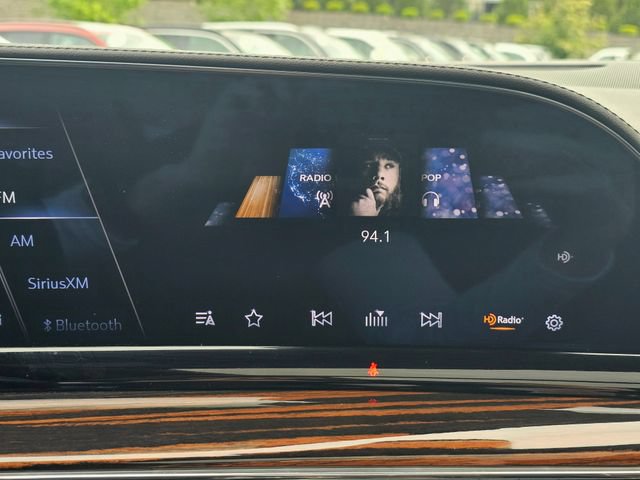 Used 2023 Cadillac Escalade ESV Premium Luxury w/ Performance Package AWD/4WD image 36