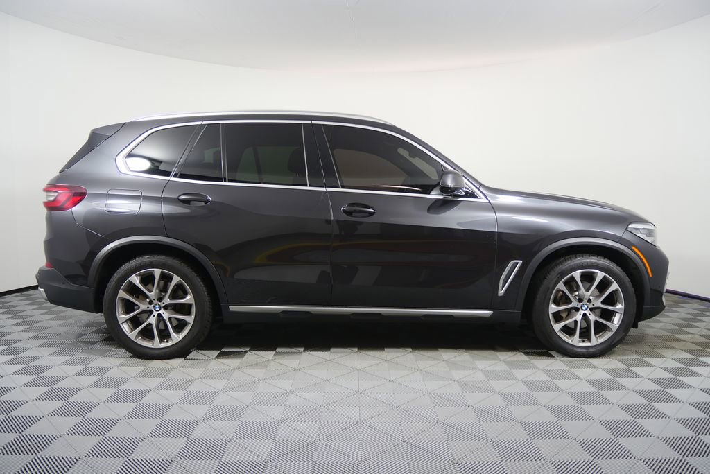 Used 2021 BMW X5 sDrive40i w/ Premium Package image 2