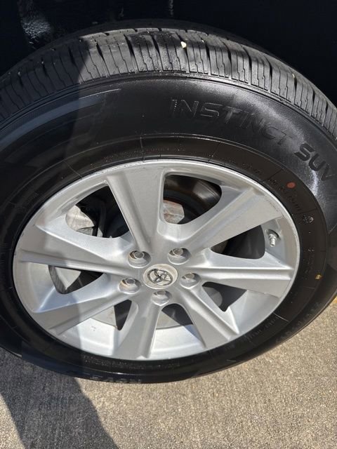 Used 2011 Toyota Highlander 2WD image 19