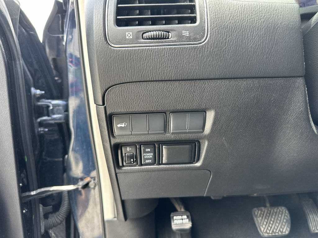 Used 2018 Nissan Armada SV w/ Driver Package AWD/4WD image 18