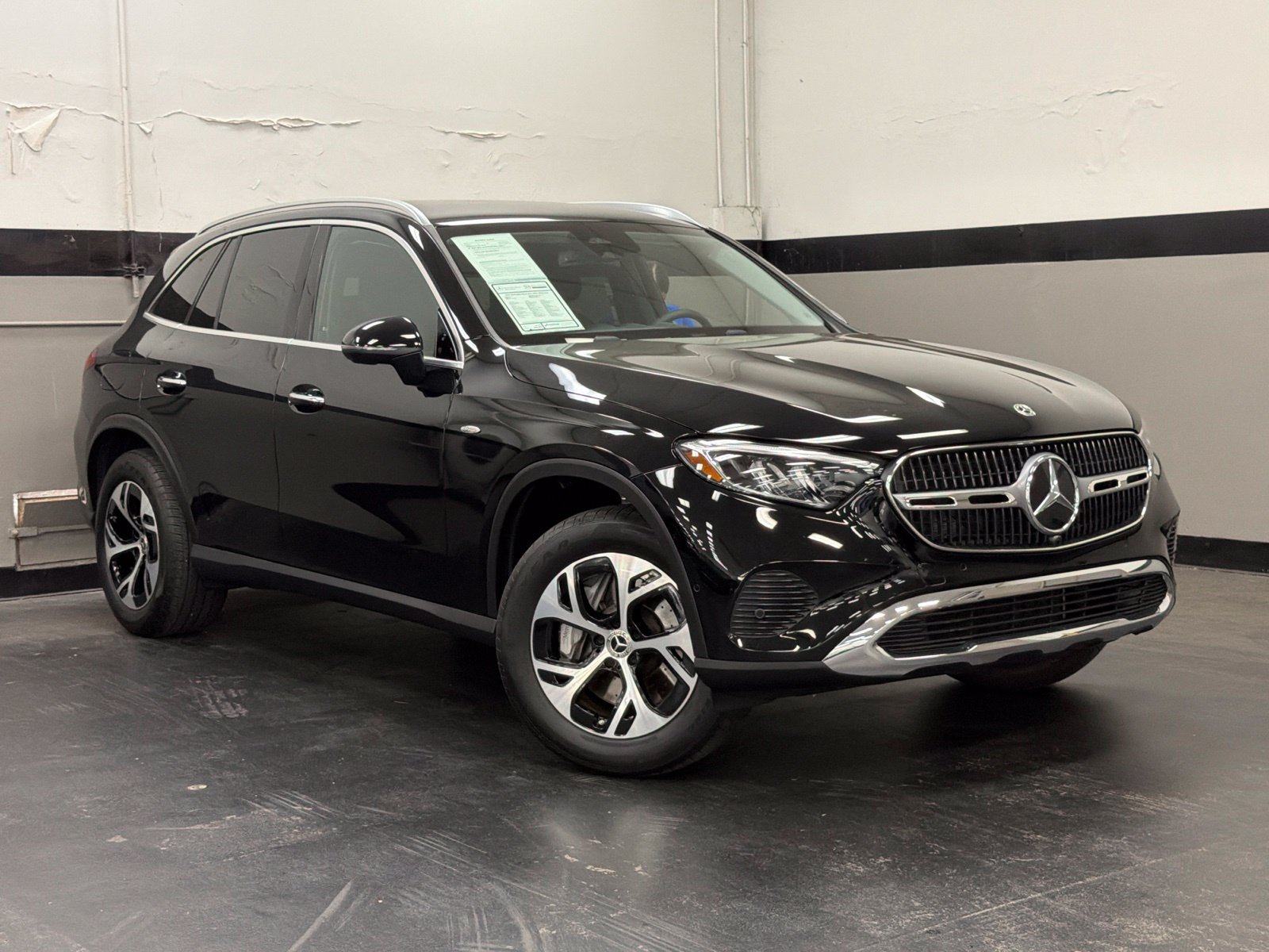 Certified 2025 Mercedes-Benz GLC 350e 4MATIC image 2