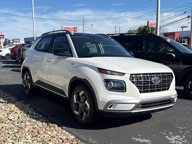 New 2026 Hyundai Venue SEL FWD image 3