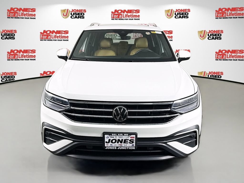 Used 2024 Volkswagen Tiguan SE AWD/4WD image 11