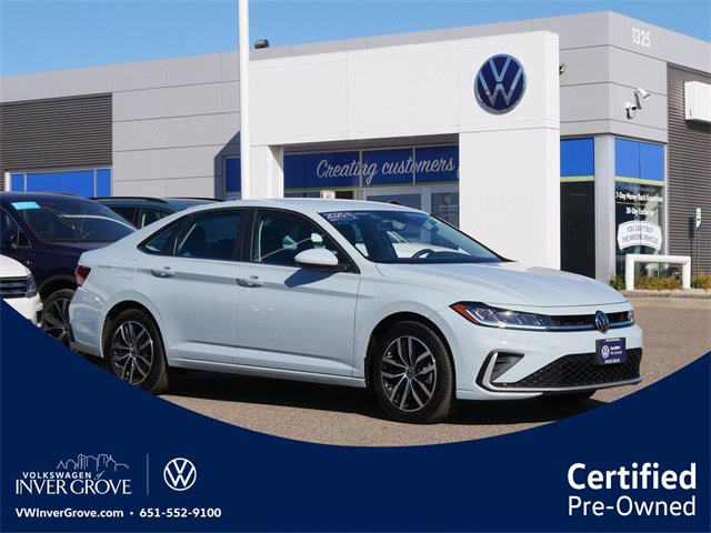 Certified 2025 Volkswagen Jetta SE