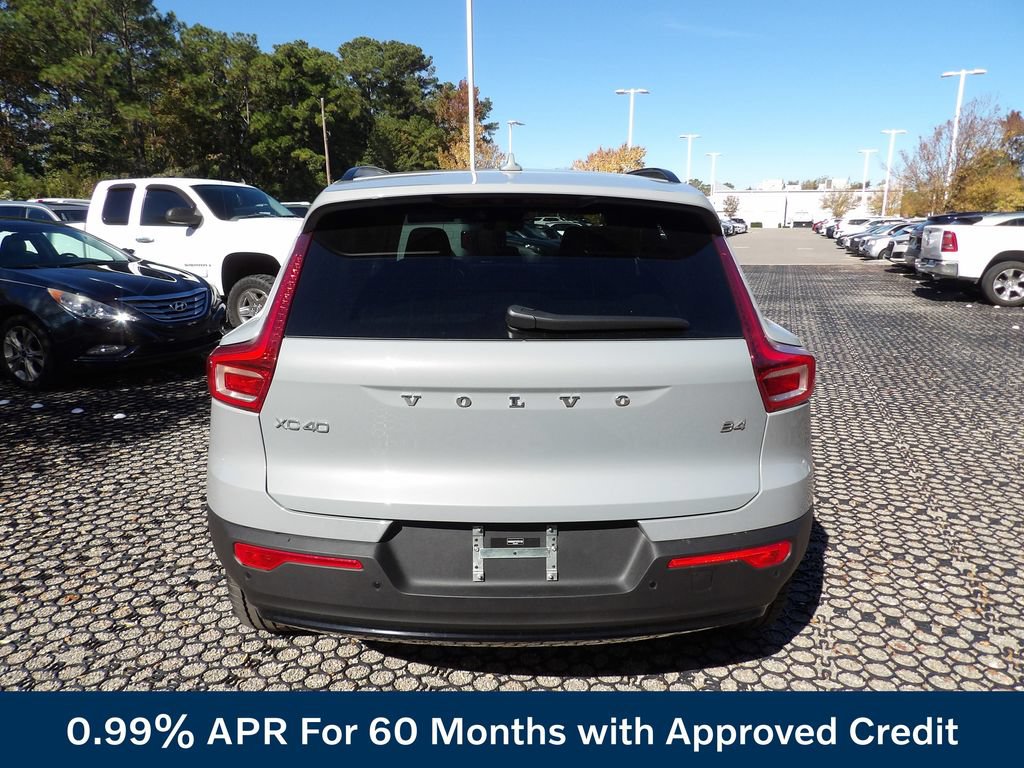 New 2026 Volvo XC40 B4 Core w/ Climate Package FWD image 7