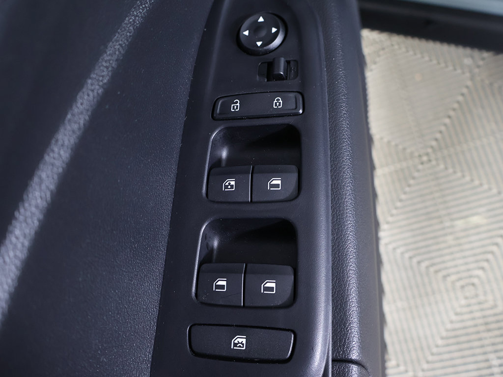 Certified 2026 Hyundai Venue SEL FWD image 32