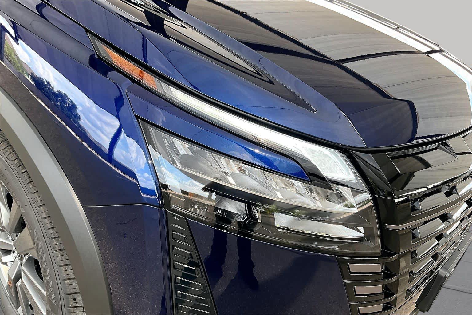 New 2026 Nissan Pathfinder SV AWD/4WD image 18