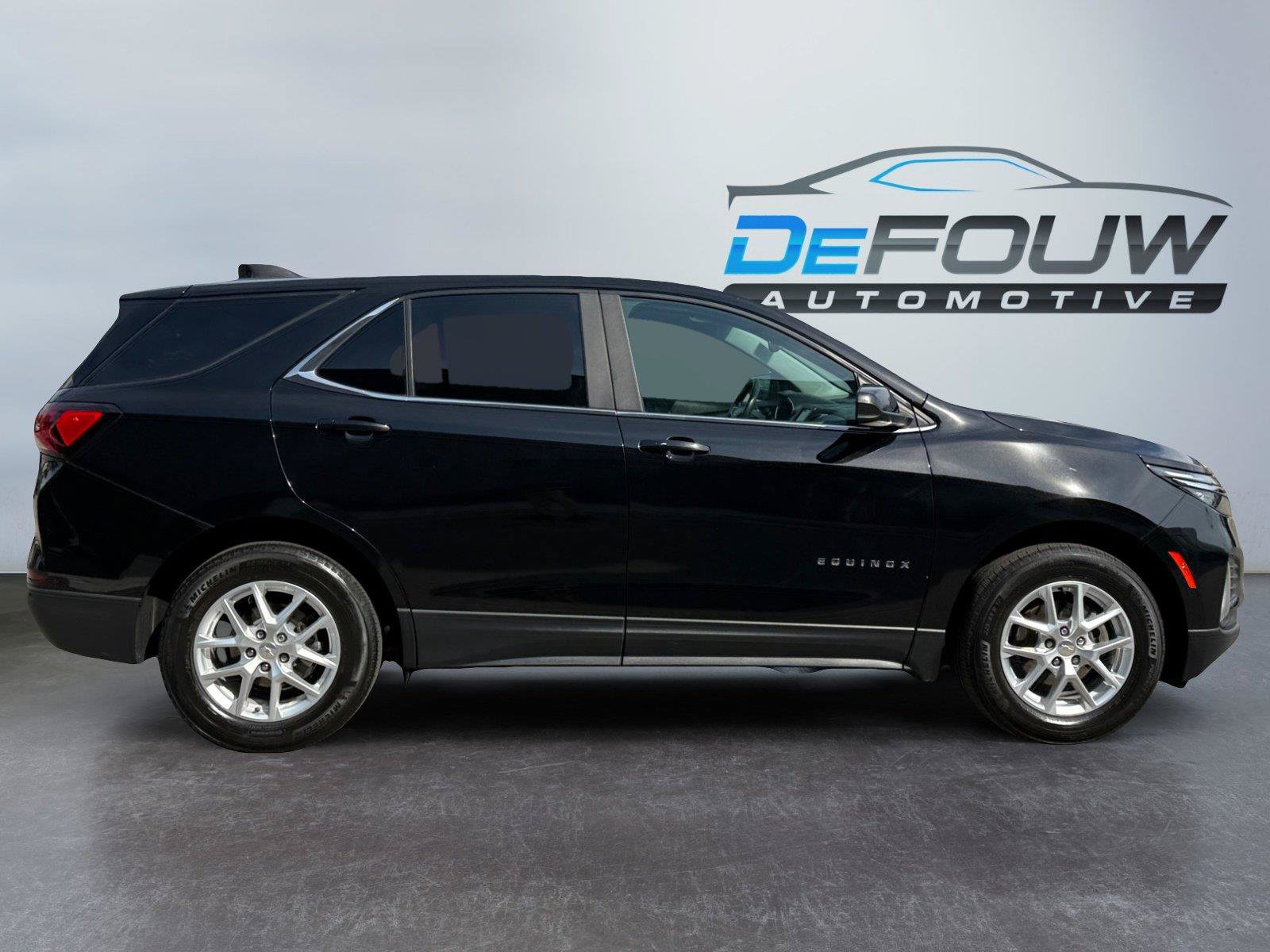 Used 2024 Chevrolet Equinox LT FWD image 2