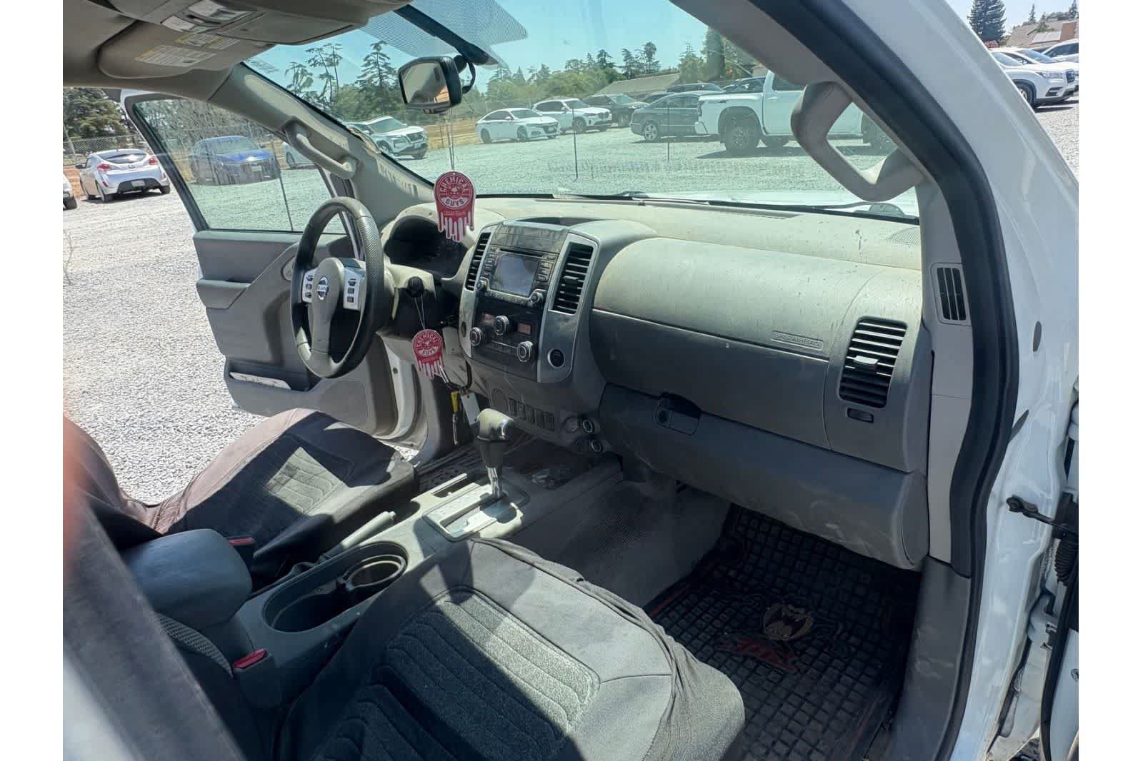 Used 2016 Nissan Frontier SV RWD image 19