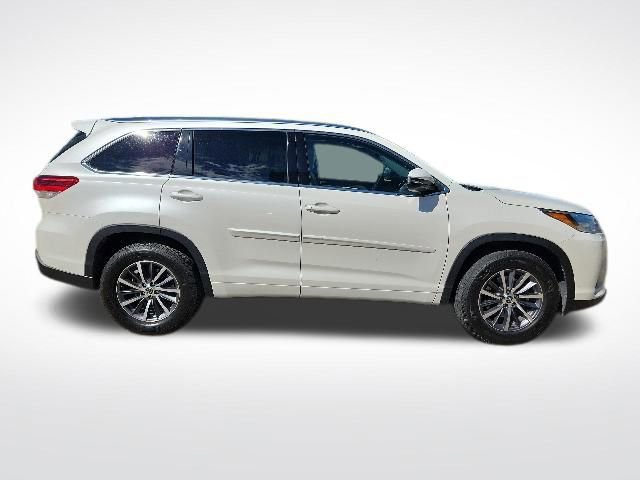 Used 2017 Toyota Highlander XLE FWD image 10