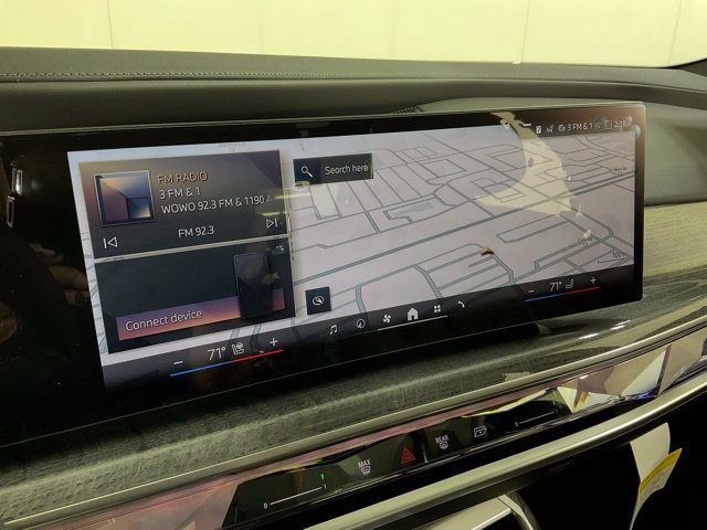 Used 2025 BMW 750e xDrive AWD/4WD image 14