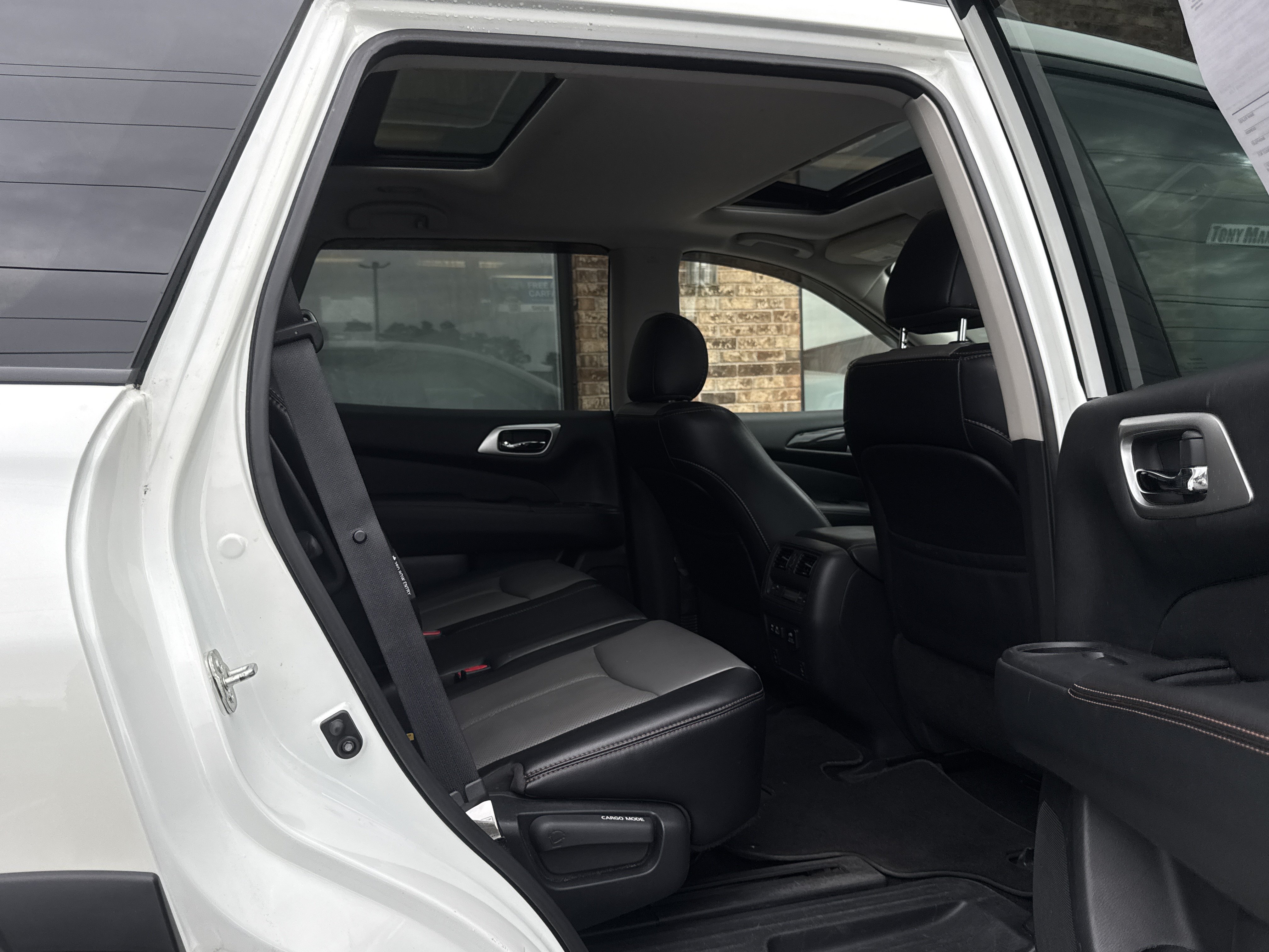 Used 2020 Nissan Pathfinder SL AWD/4WD image 20