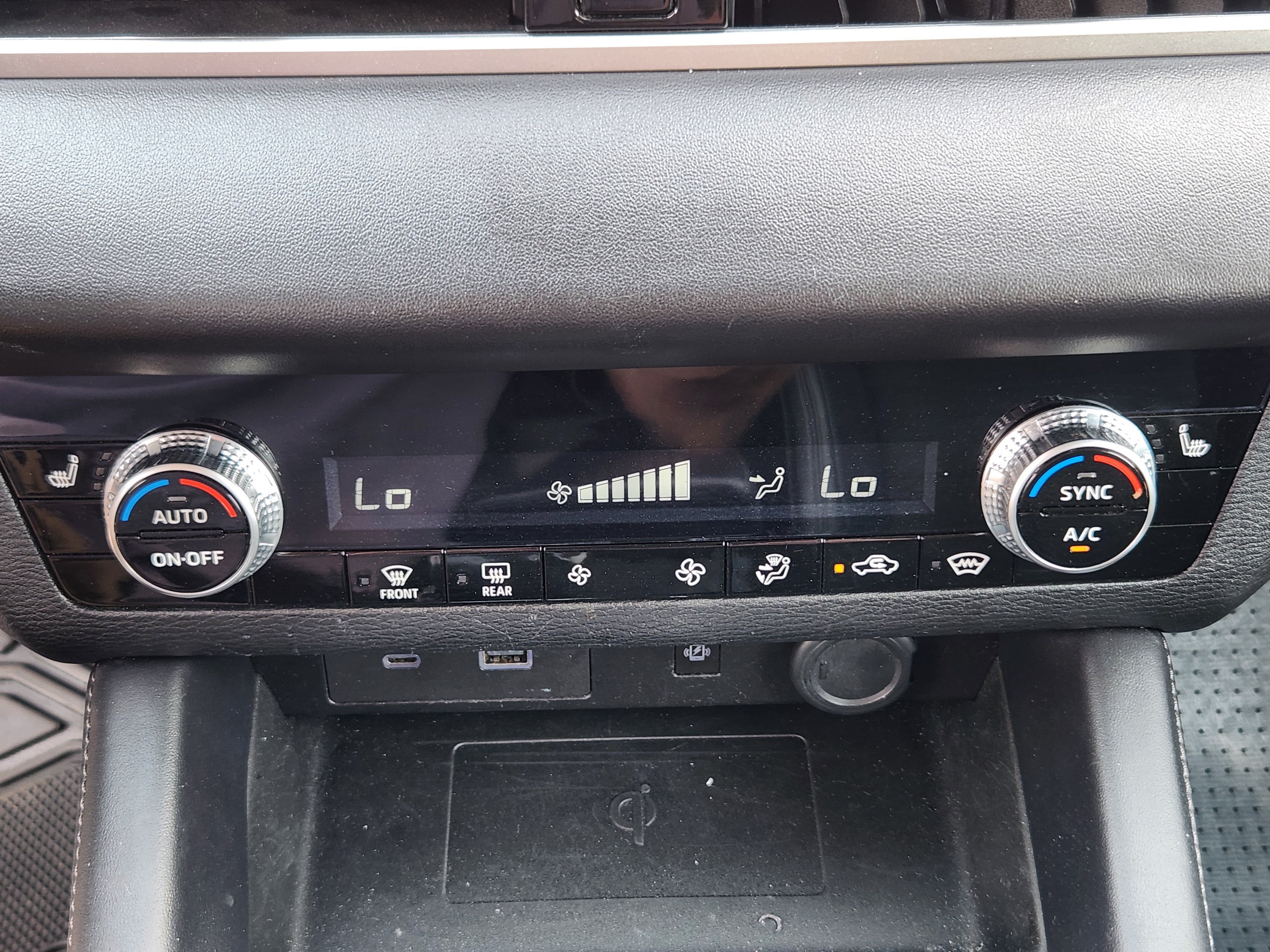 Used 2024 Mitsubishi Outlander SE AWD/4WD image 14