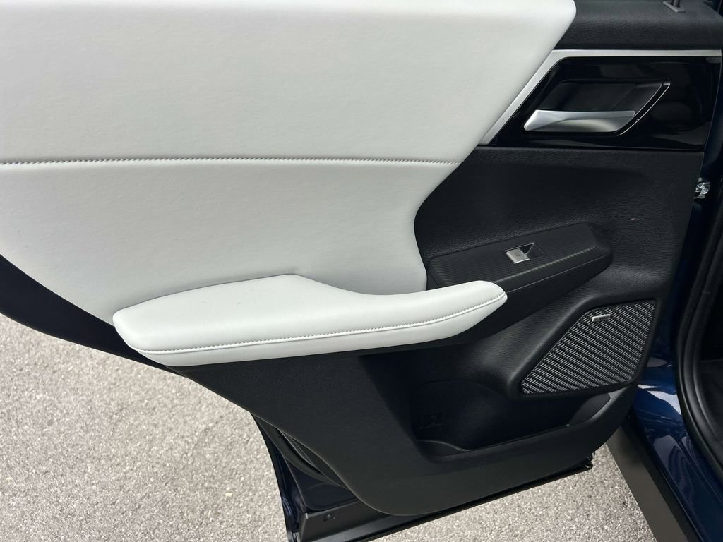 Used 2025 Mitsubishi Outlander SE image 25