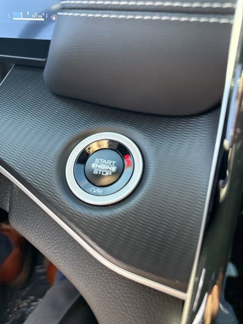 Certified 2025 Jeep Grand Cherokee Altitude image 38