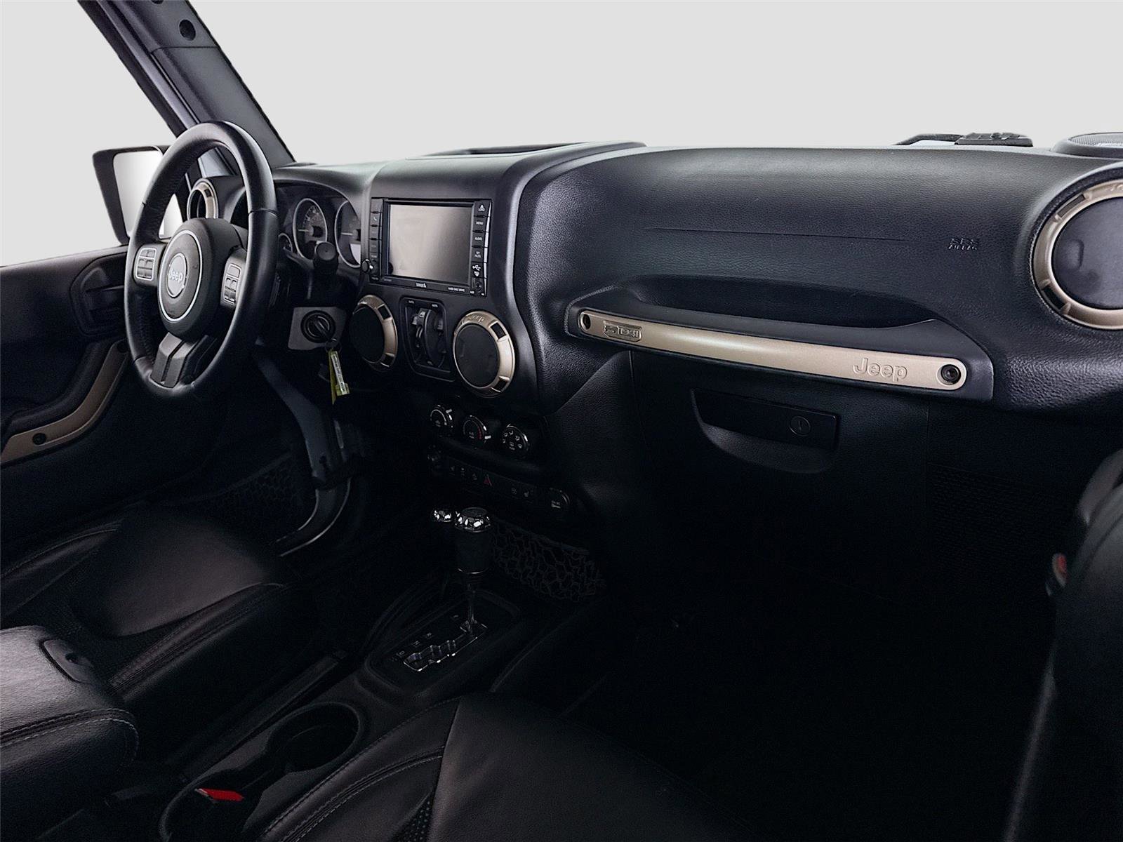 Used 2017 Jeep Wrangler Unlimited Sahara AWD/4WD image 17