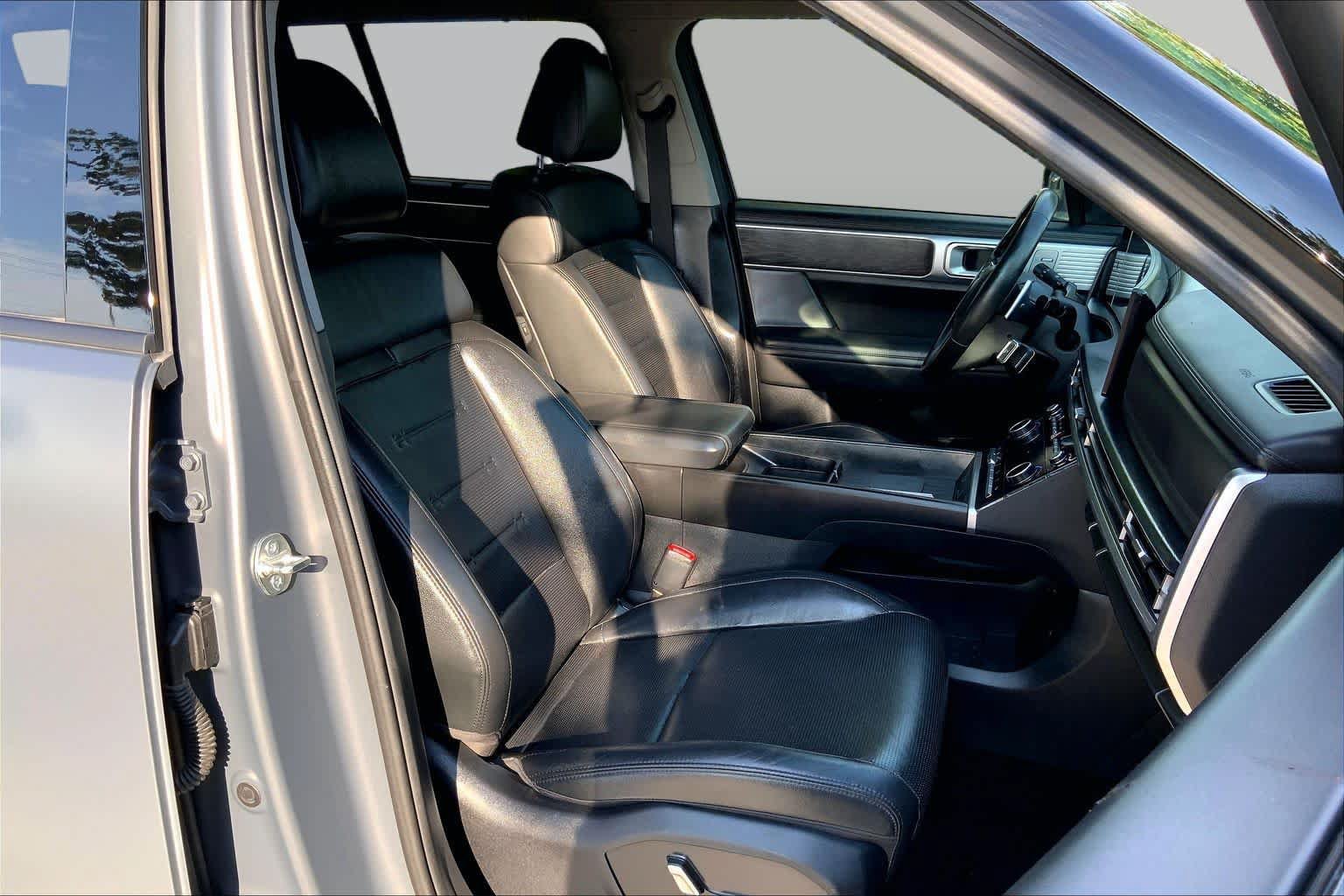 Certified 2024 Hyundai Santa Fe Limited FWD image 9