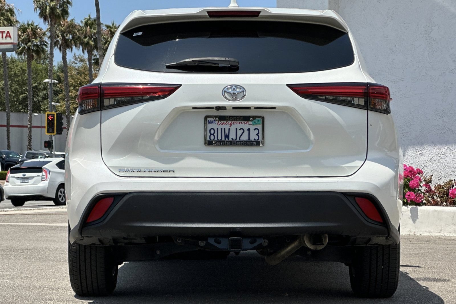 Used 2021 Toyota Highlander L FWD image 5
