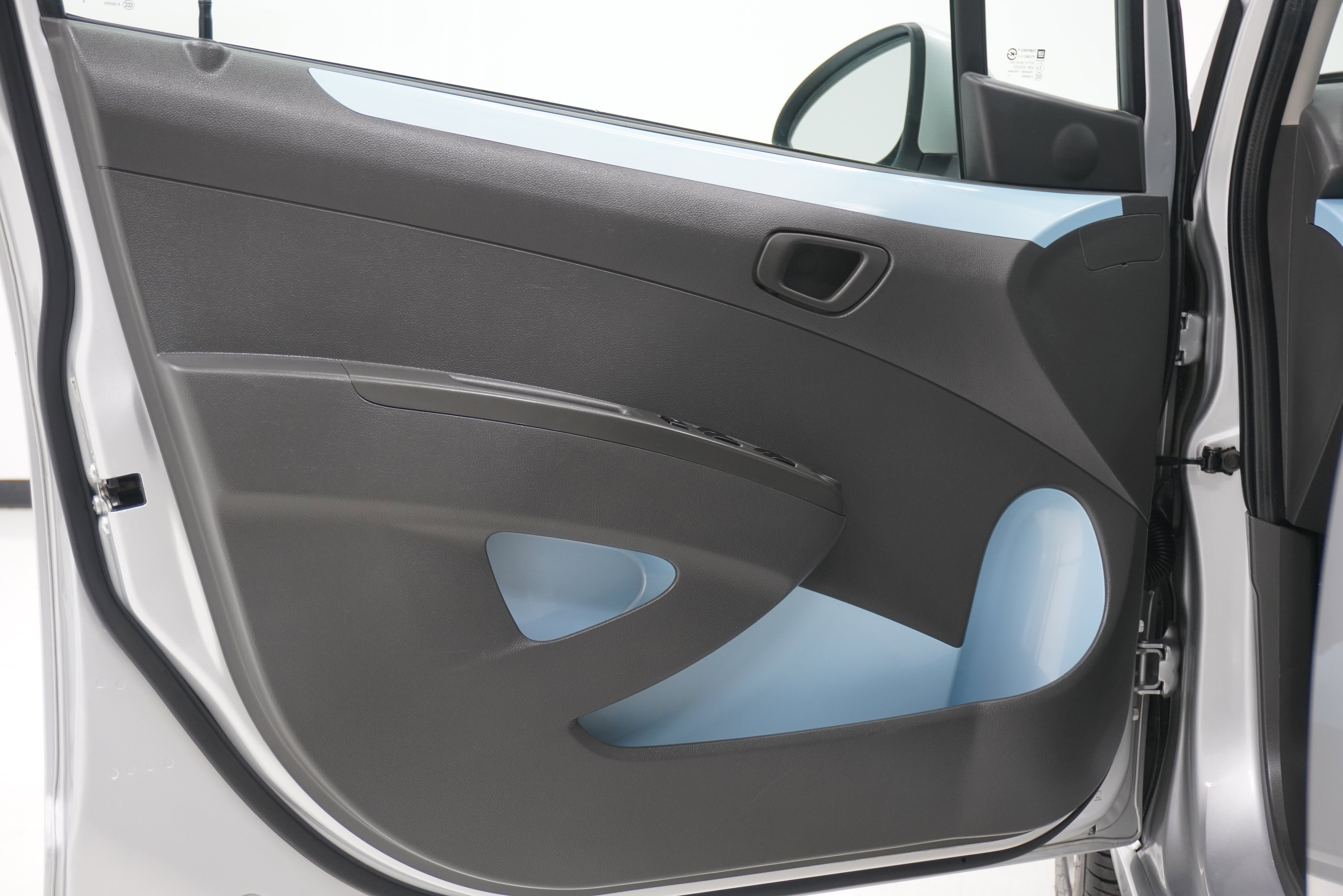 Used 2015 Chevrolet Spark LT image 13