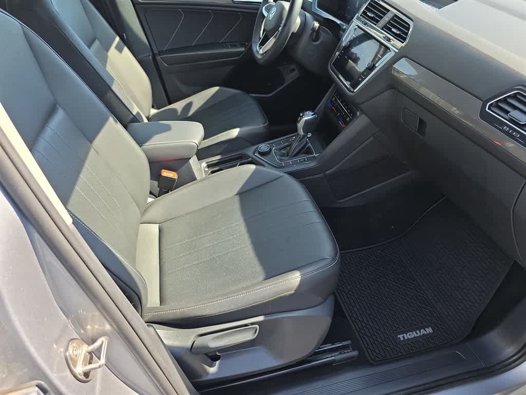 Used 2022 Volkswagen Tiguan SE AWD/4WD image 13