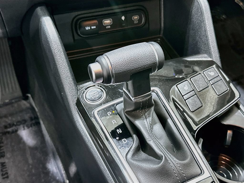 Used 2025 Kia Sportage EX FWD image 17